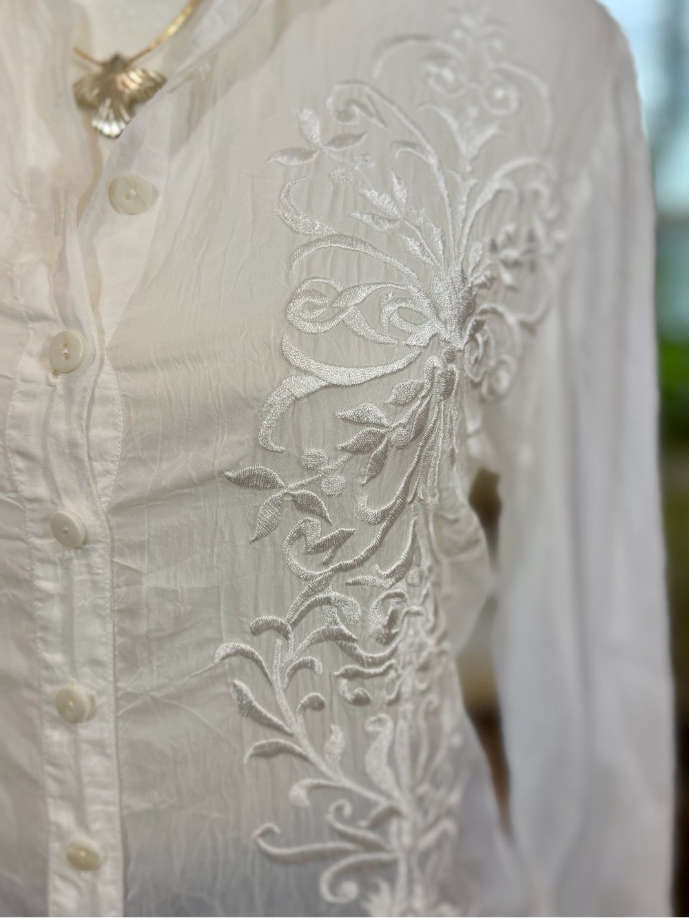 Johnny Was White Embroidered Button Front Boho Blouse Dainty XS Romantic Top - Picture 4 of 11